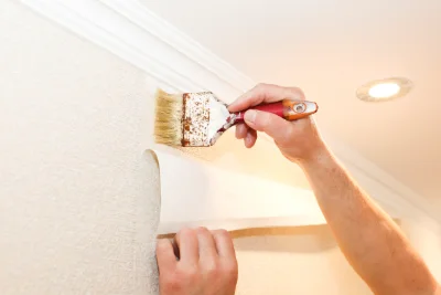Pose de papier peint à Omps — revêtements muraux et toiles de verre